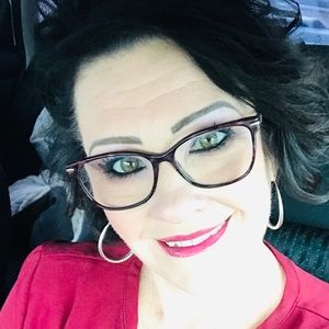 Meet your Posher, Stacie